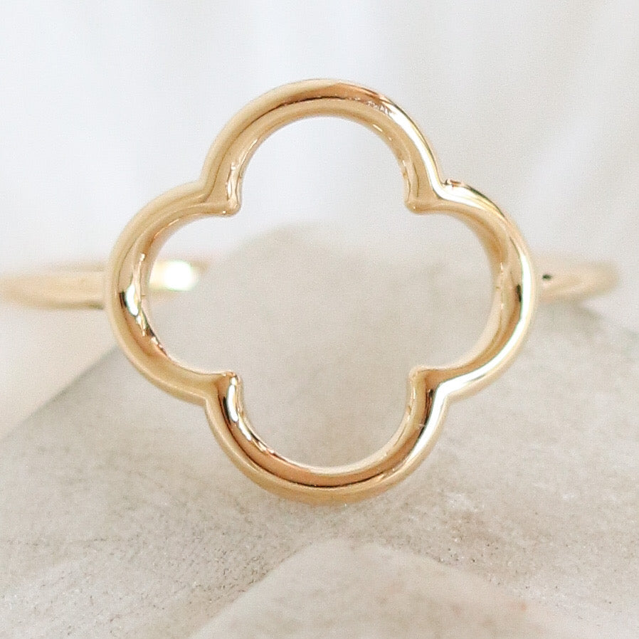Simple Clover Ring