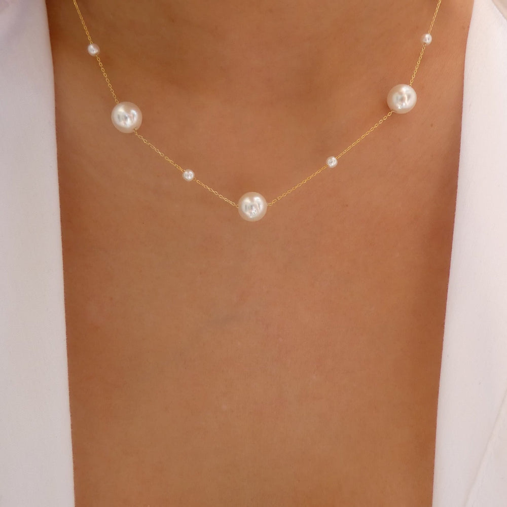 Simple Pearl Layer Necklace