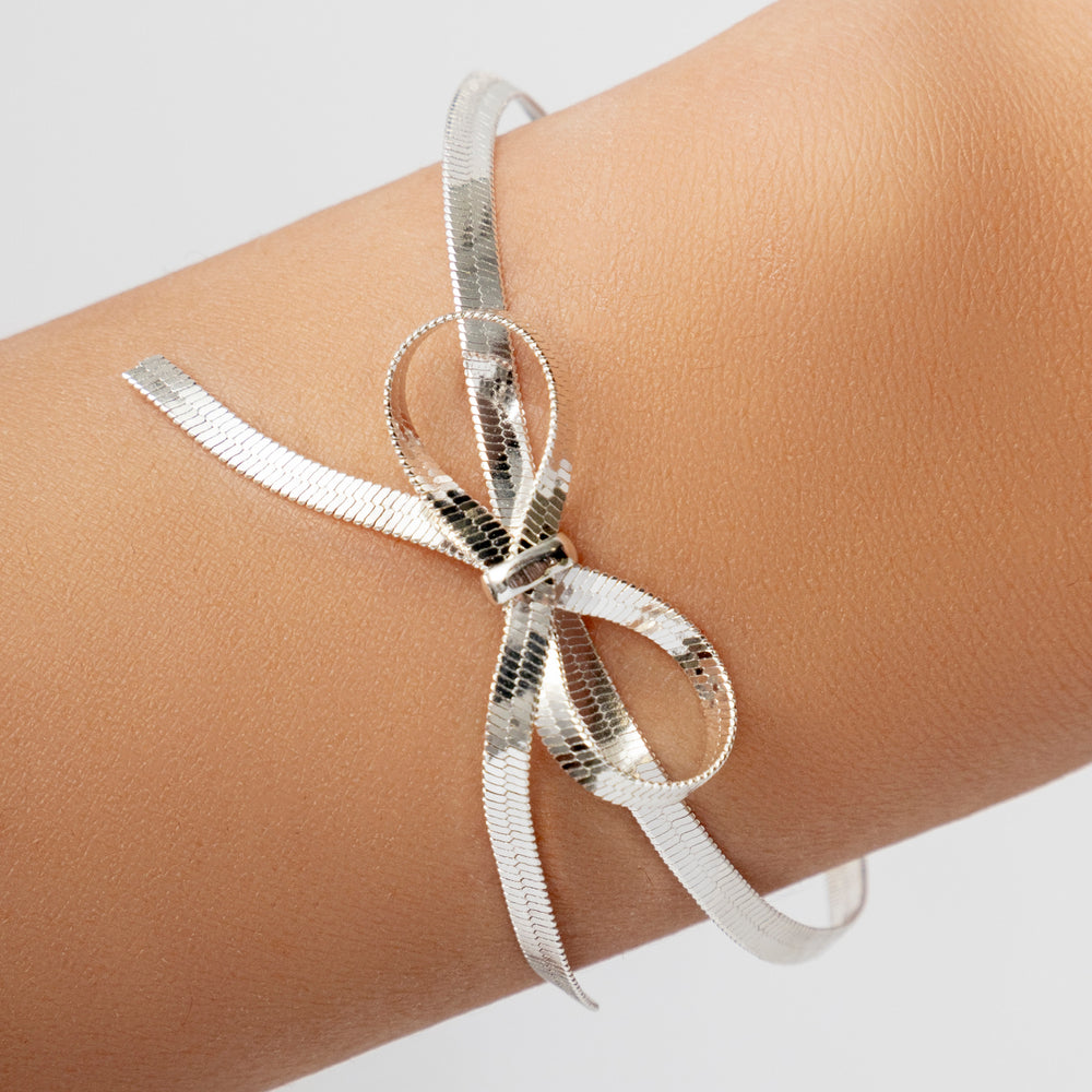 Light Silver Bow Bracelet