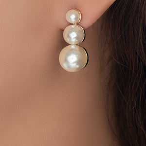 Betsy Pearl Earrings