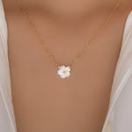 Mila Flower Necklace (White)