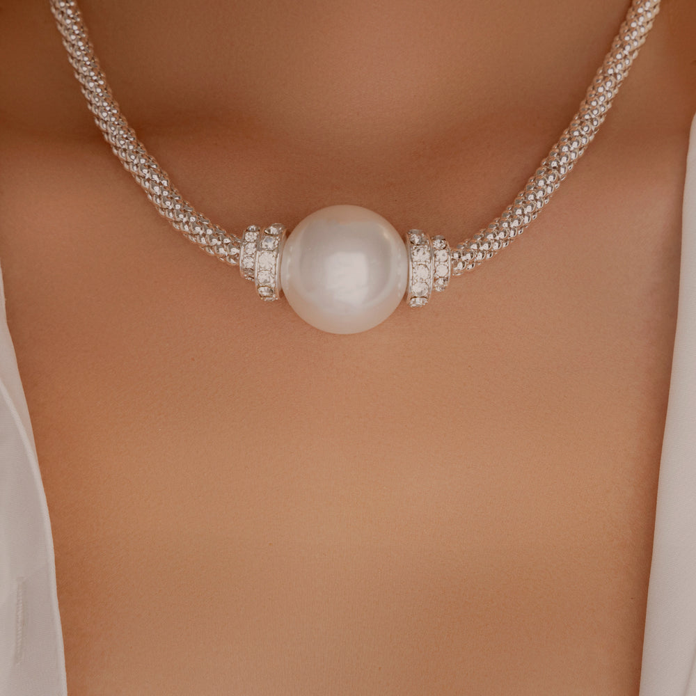 Bold Pearl Pendant Necklace (Silver)