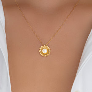 18K Stella Flower Necklace