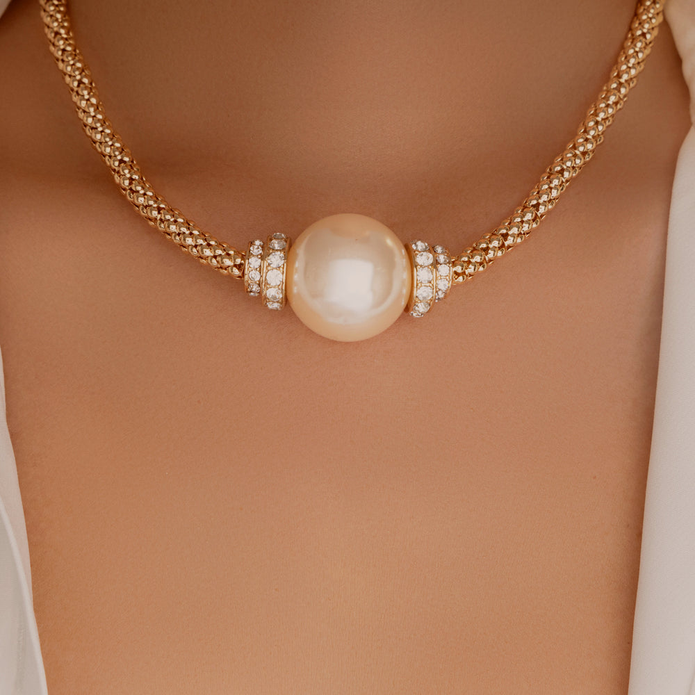 Bold Pearl Pendant Necklace