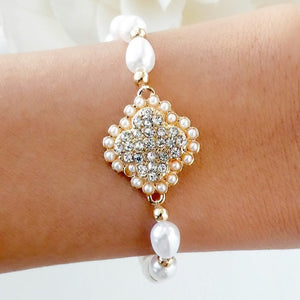 Clover & Pearl Bracelet